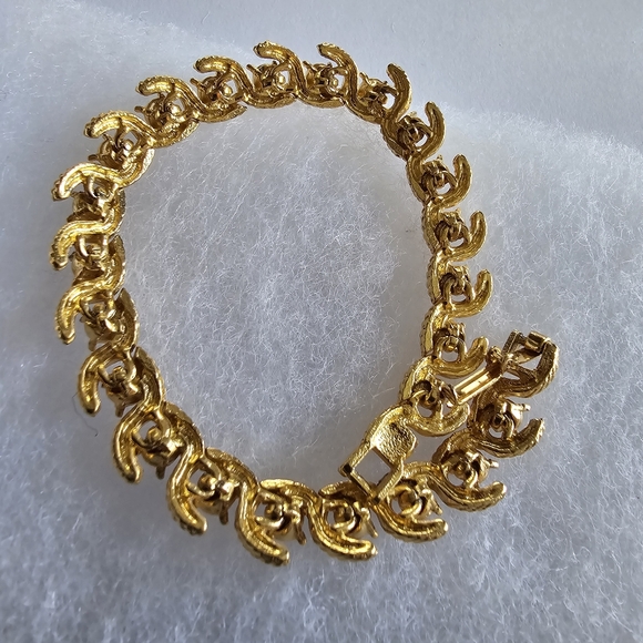 Vintage bracelet clear rhinestones Gold tone tennis elegant classic diamante - Picture 4 of 9